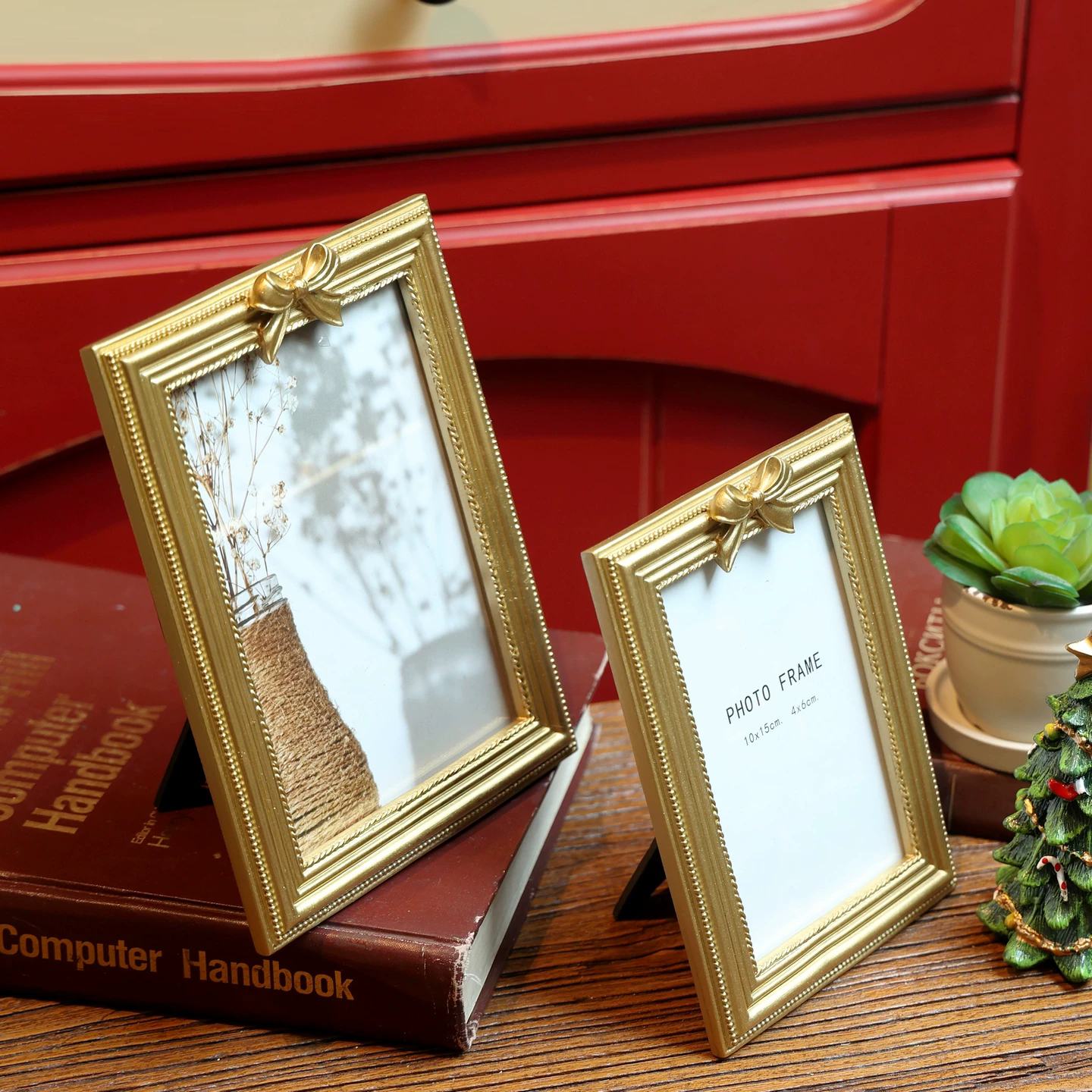 Retro golden bow frame, decora - Luxury Watch Photo ulasan dan harga